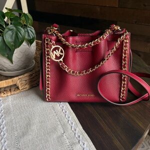 LIKE NEW!!!Michael Kors mini Mina gold Chain crossbody